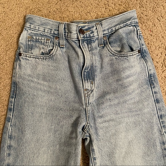Levi’s High Waisted Straight Jeans - Picture 2 of 5